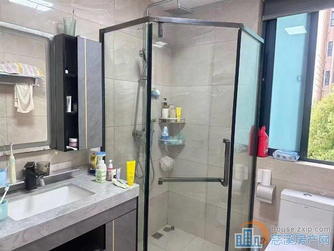 金色港湾总高6层电梯纯洋房 送车位