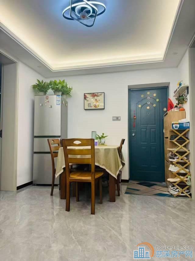 城东新村2楼精装64平架空层可读书