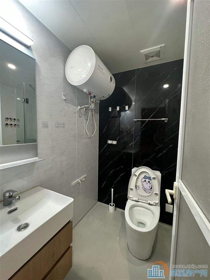 海铂中心湖景房 