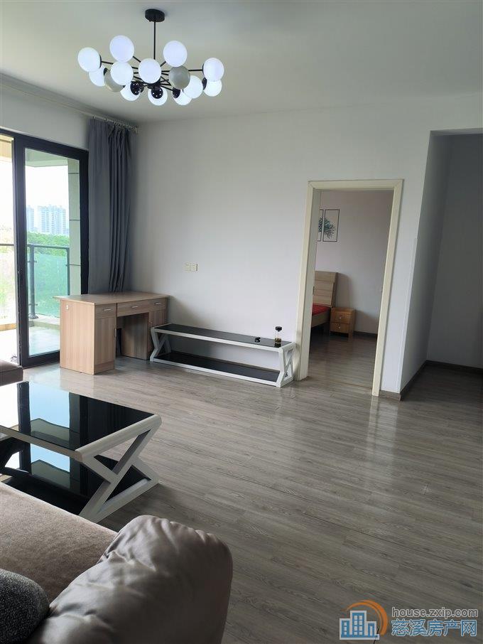 天誉华府143平精装四室包物业有车位