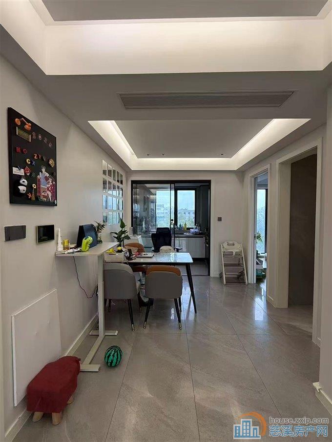 出售江南大院精装修满2年楼层好