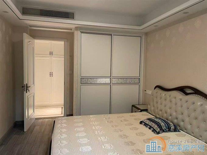 新潮塘南苑精装中上层送车位储藏室满2年