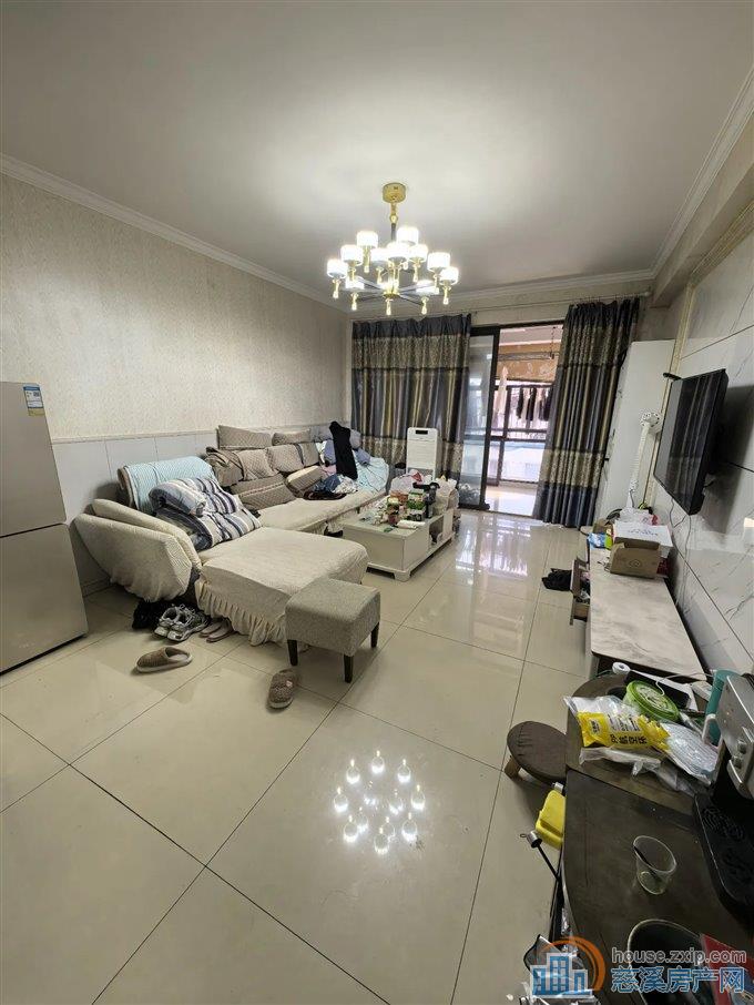 嘉景园124平99万送车位精装修