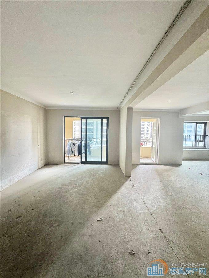 中海湖心半岛花苑 毛坯102平方160万