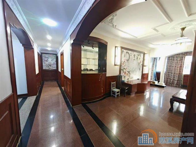 吉祥新村三区4楼138平老装95.8万