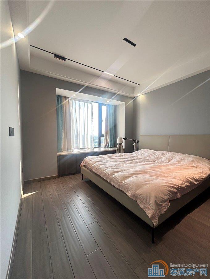 特价珑玥府楼顶楼家具家电齐