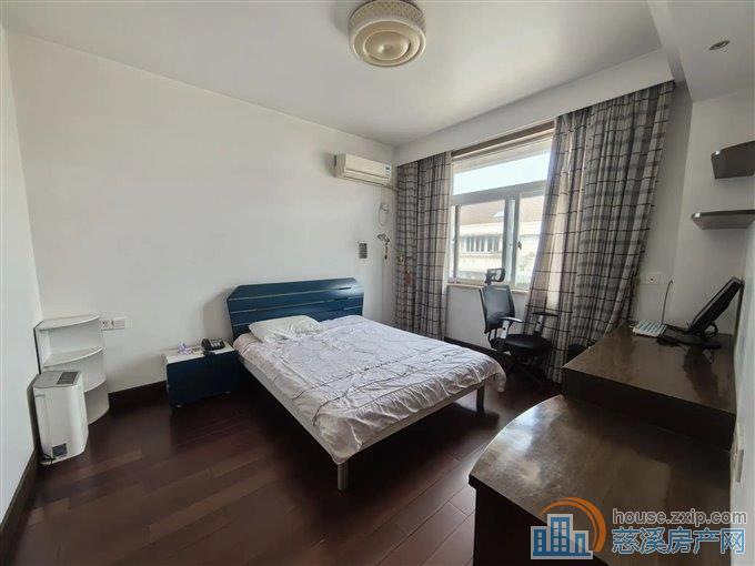 闻涛苑 精装复式215平方140万带车库