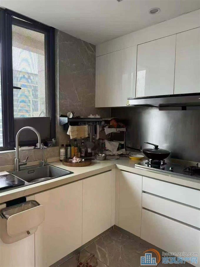 中海湖心半岛花苑豪装湖景房可看明月湖直接