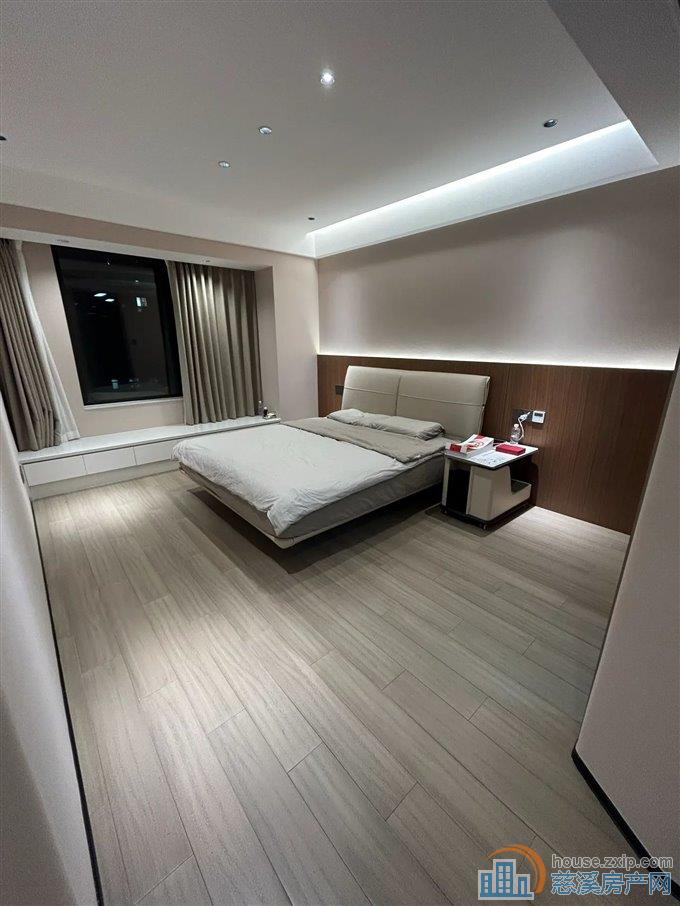 青樾府 豪华装修 带车位168平238万