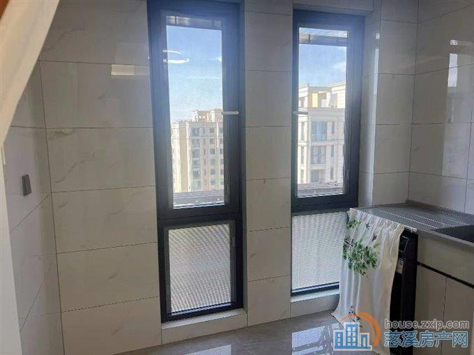 新潮塘+车位豪华装86.8万中央空调