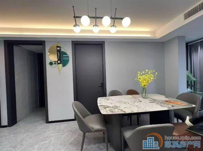 天铂佳苑洋房125平楼层佳精装155万