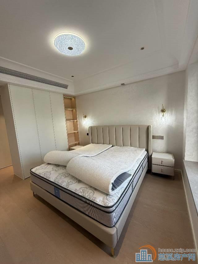 湖樾云著129平 全新豪华装修 从未入住