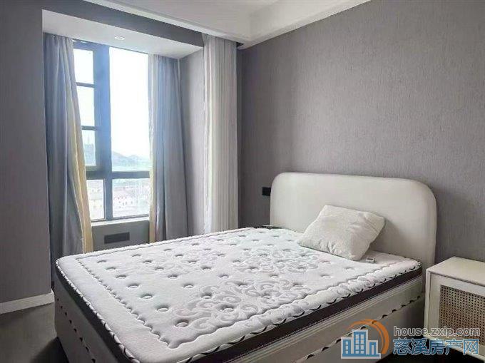 复地二期黄金楼层三间朝南98平精装