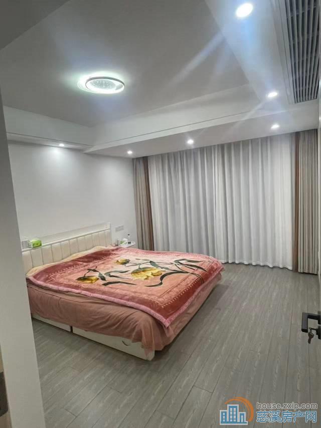 芳满庭 98平 自住精装 三菱中央空调 