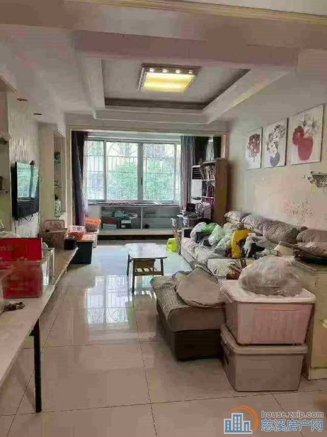  金山东区二楼85平方精装82.8万