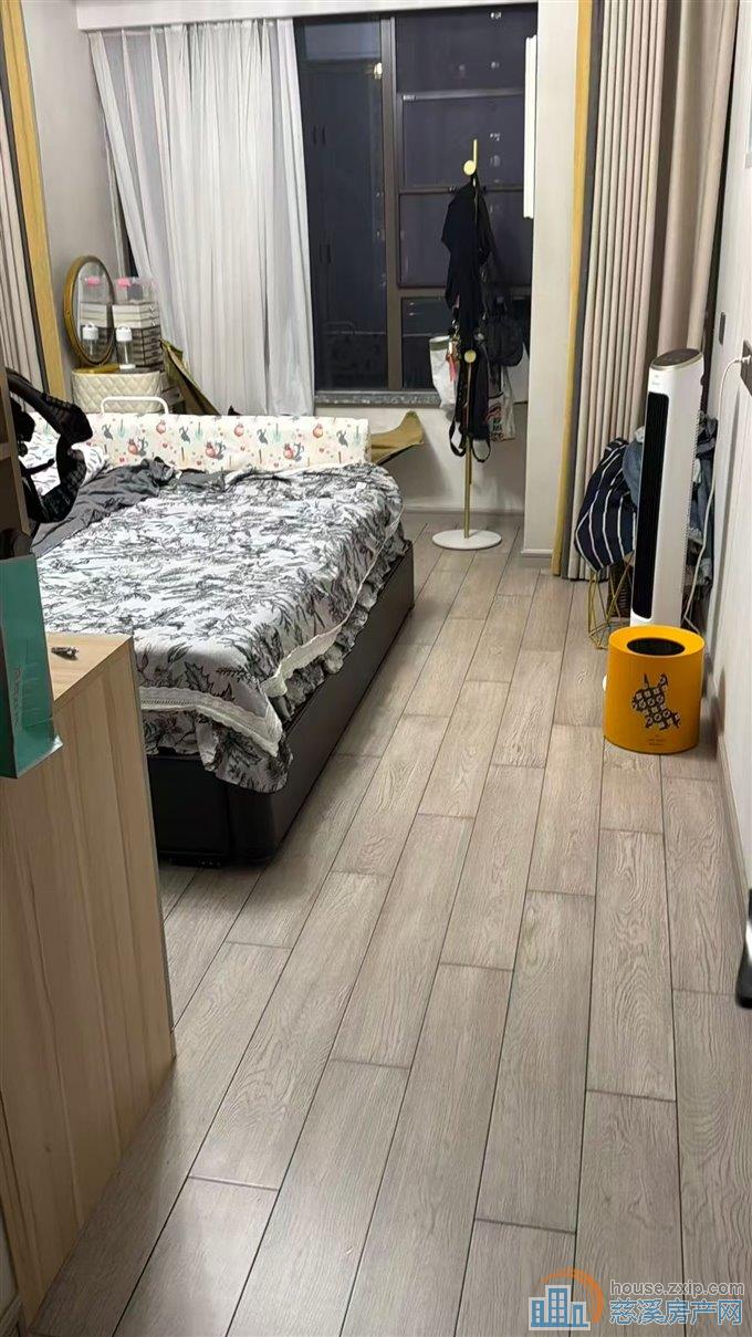 吾悦悦华府c区精装3室