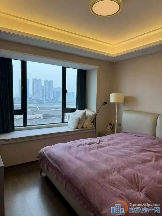 中海湖心半岛精装湖景房好楼层四室两卫