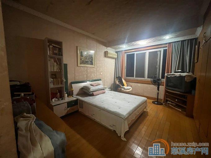 孙塘新村120平85.6万老精装三居室