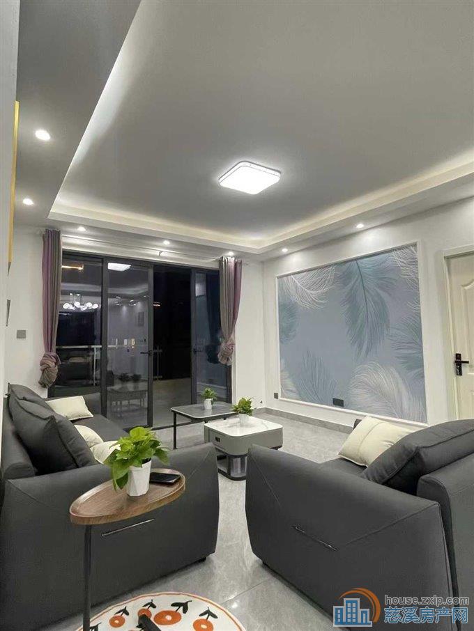 佳洲锦苑137平精装四室有车位3000元