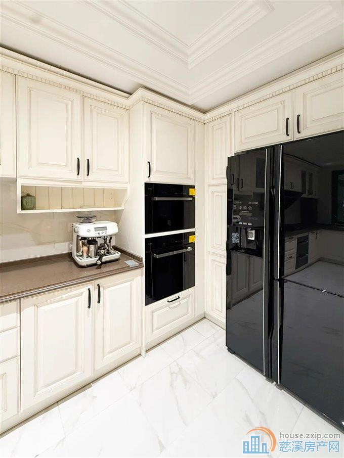 绿城玫瑰园272平680万豪装送双车位