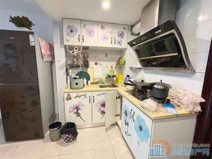 一品空间，朝北，精装修上下复式