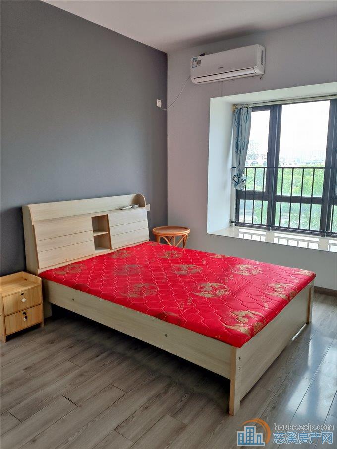 天誉华府143平精装四室包物业有车位