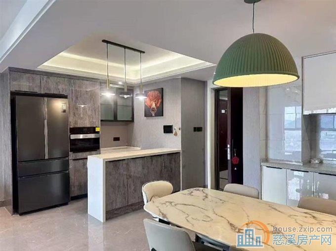 复地二期黄金楼层三间朝南98平精装