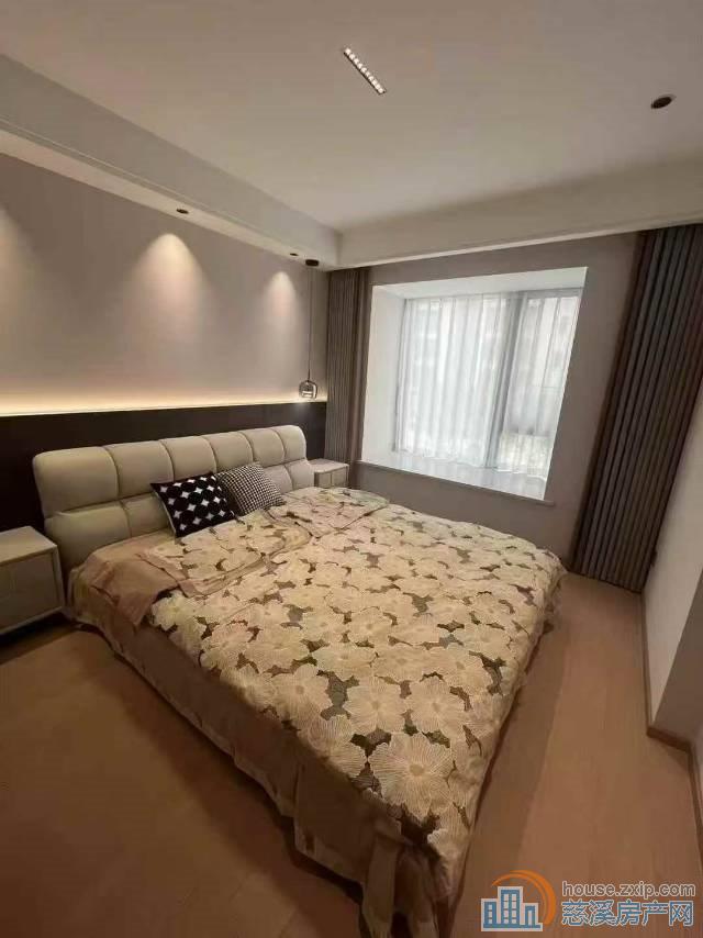 蔚蓝云图精装85平方