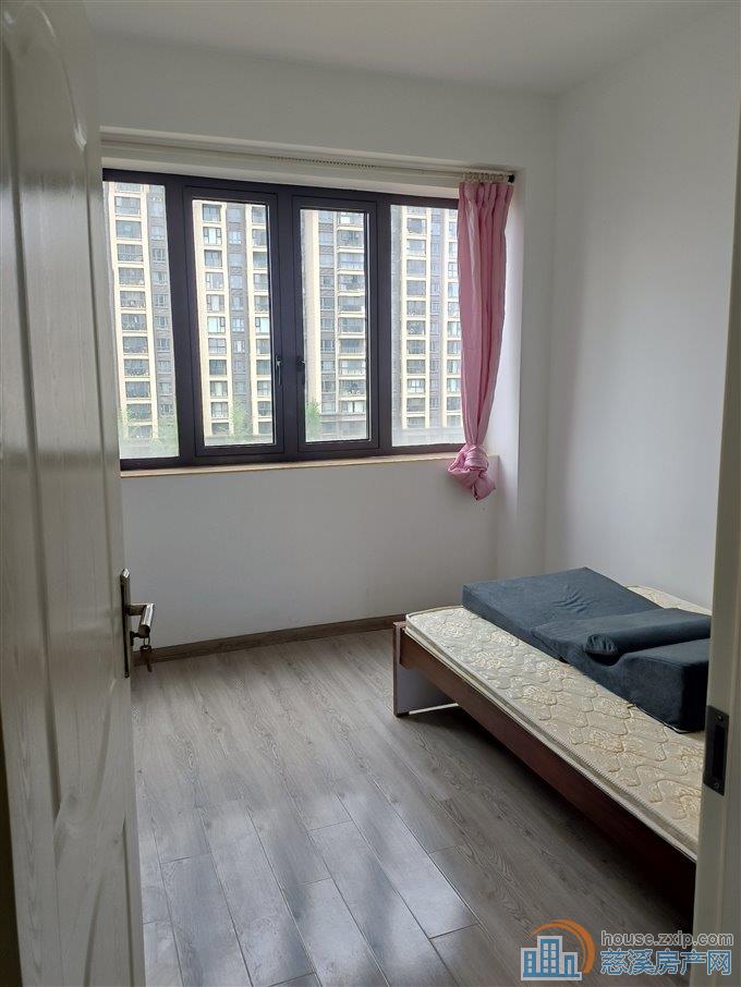 天誉华府143平精装四室包物业有车位