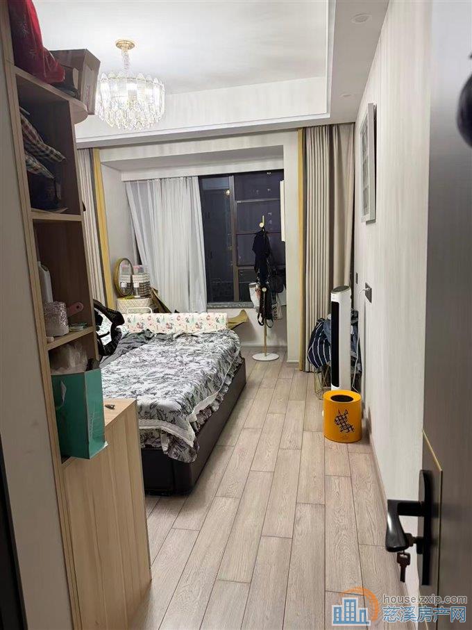 吾悦悦华府c区精装3室