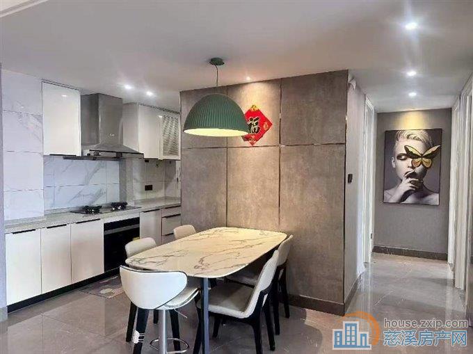 复地二期黄金楼层三间朝南98平精装