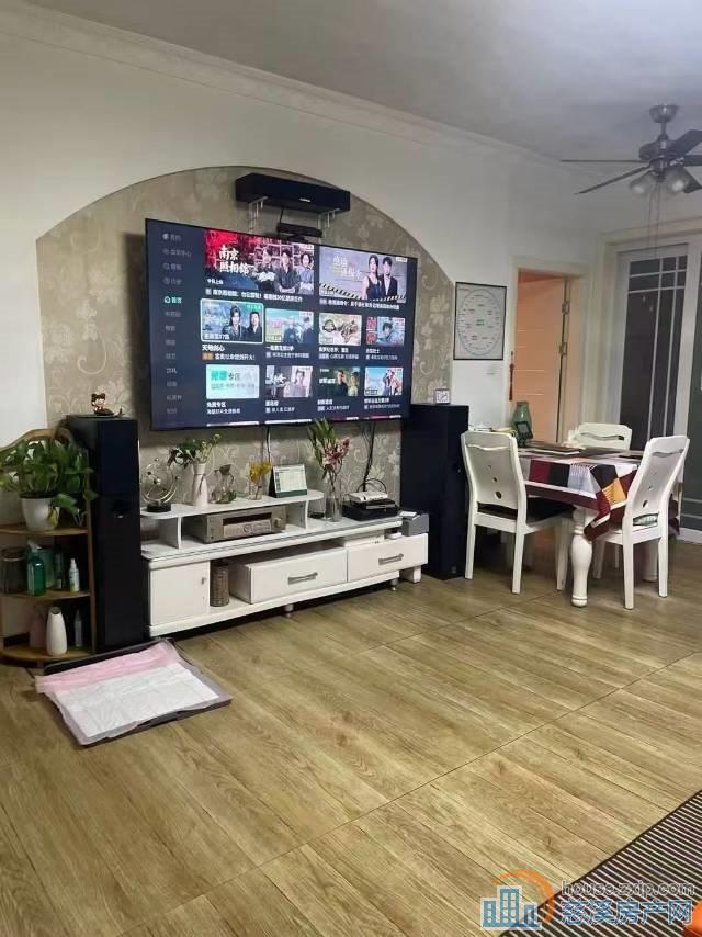 人和家园稀缺户型107平三室精装105万