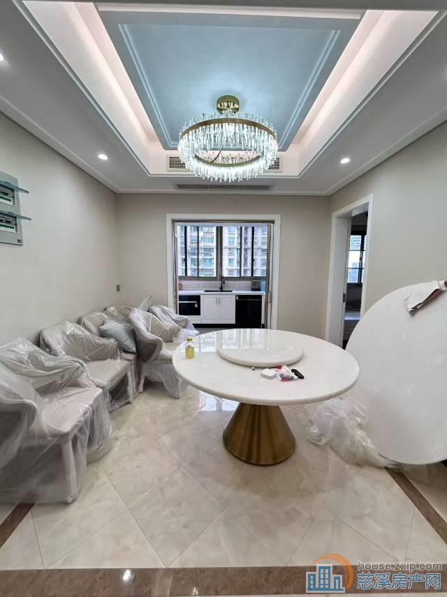 金水湾面积139平新装车位242.8万