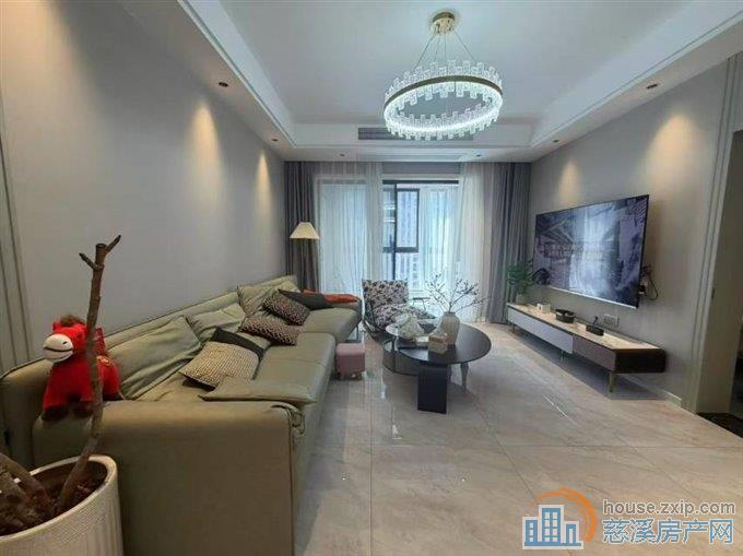 复地二期 三间朝南 全新精装 有车位