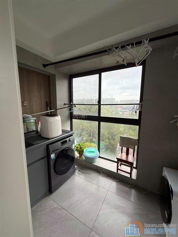 出售江南大院精装修满2年楼层好