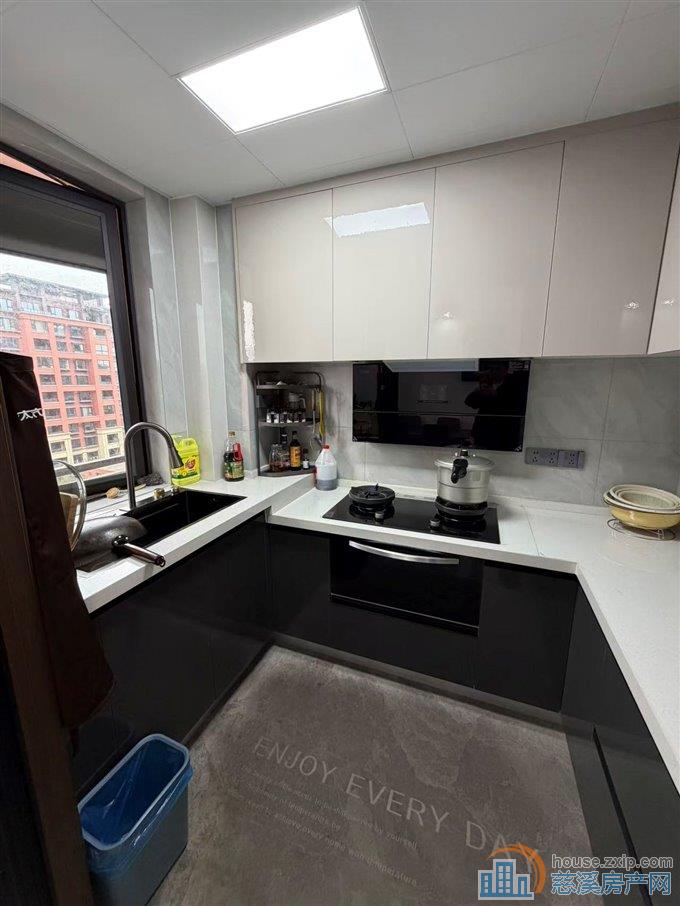 大学城旁边紫荆府2房一卫