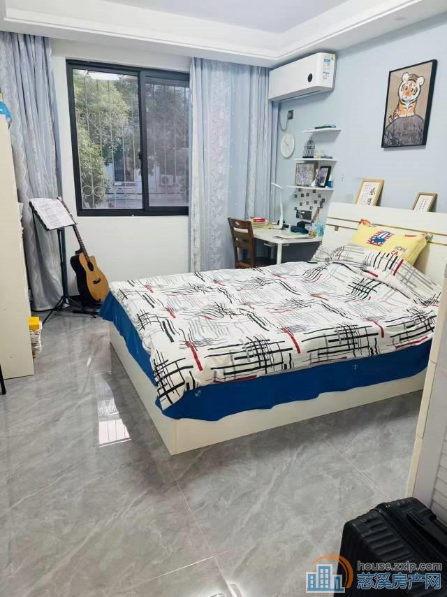 城东新村2楼精装64平架空层可读书