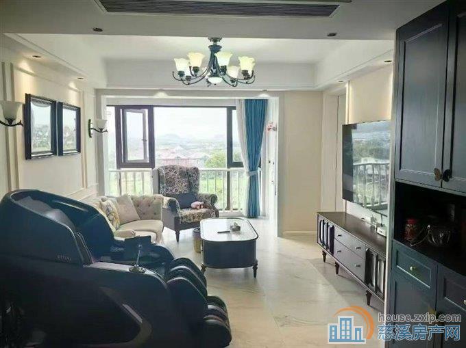 青樾府143平朝南4间全新豪装带车位