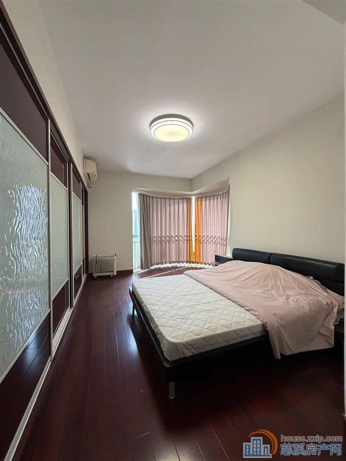 东方明珠 精装212平198万 送车位