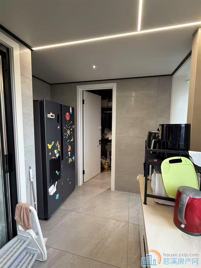 出售江南大院精装修满2年楼层好