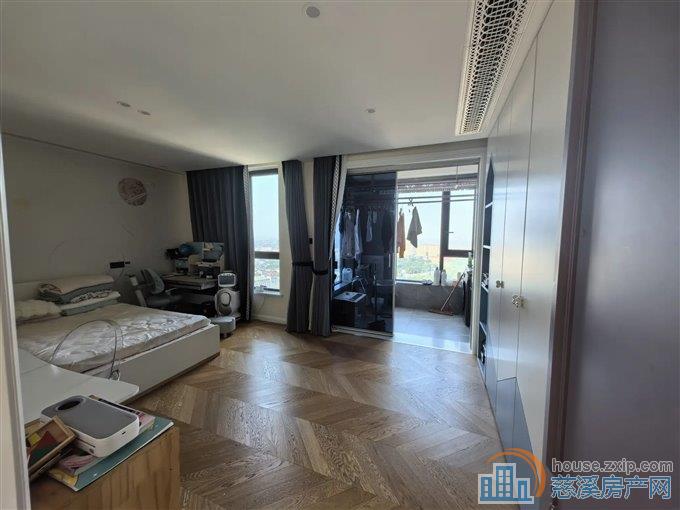 出售保利天悦湾花苑220平豪装