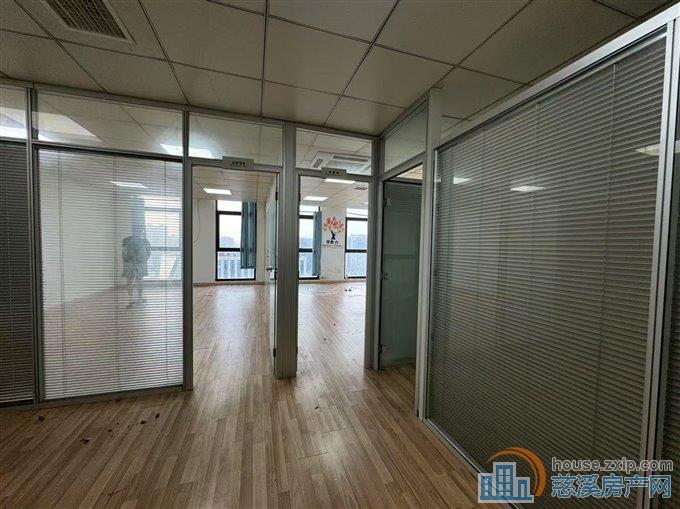 文化商务区办公用房半层418平662平等