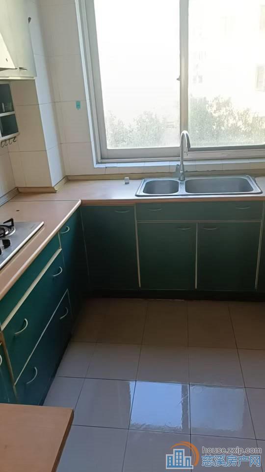 虞波花园2楼143平+杂物间三室138万