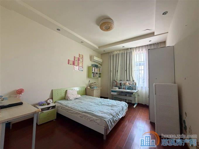 星光家园 二通三别墅带南大花园精装398