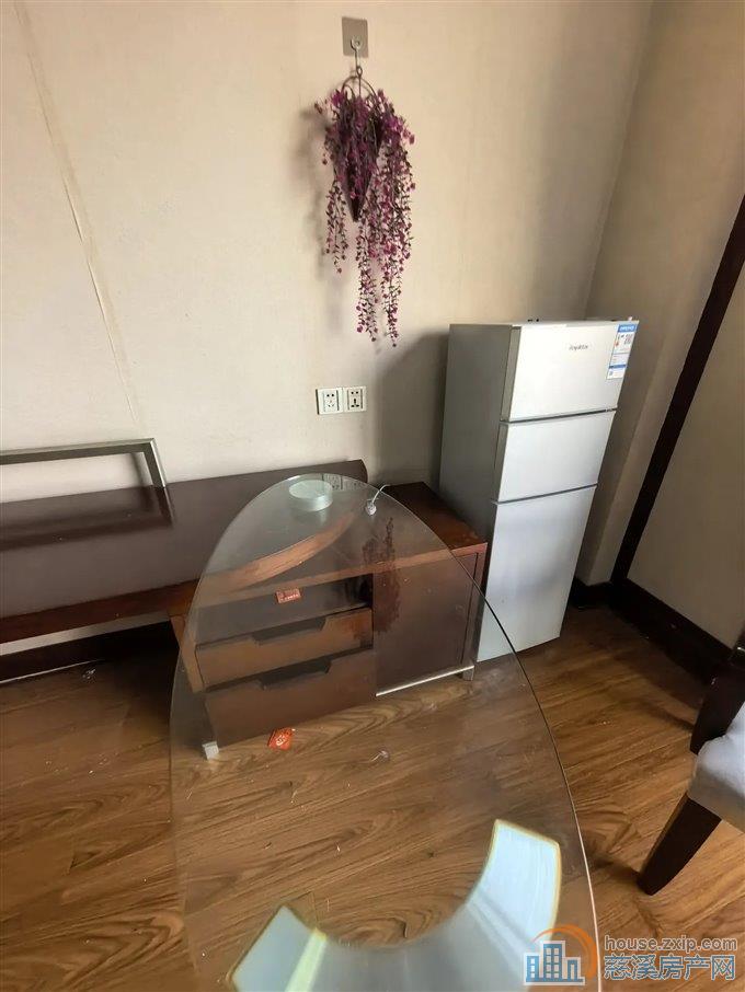 波斯曼45平93.5万三小上林书包