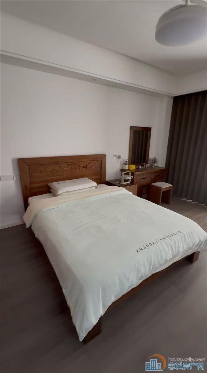 出售：嘉和名苑 朝南2间 全新自住装修
