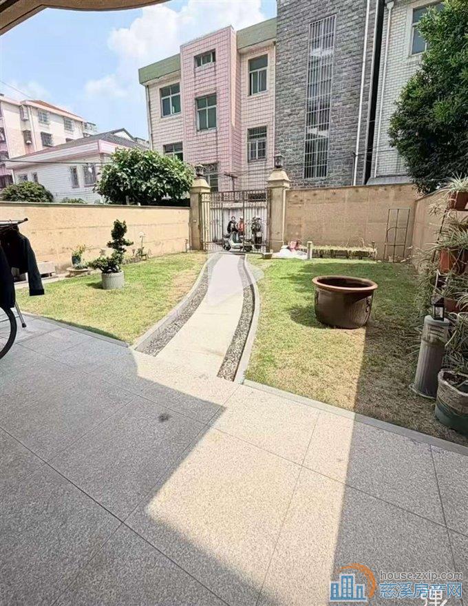 西站旁眉山2通3豪装有大花园328万