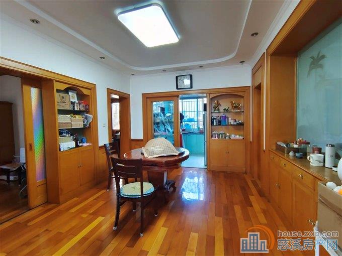 金山新村 老精装 单价5700/平方