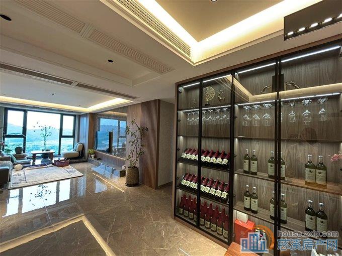 御溪雅苑二期142平200万豪装70万