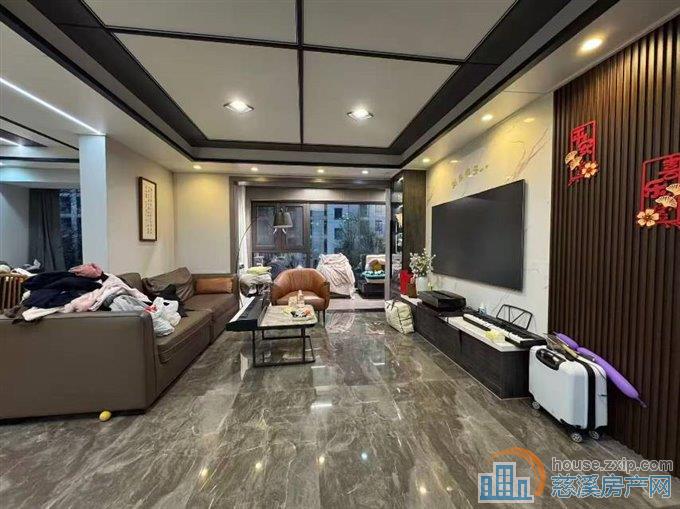 珑玥府豪华装修带地暖十超大露台直接房源
